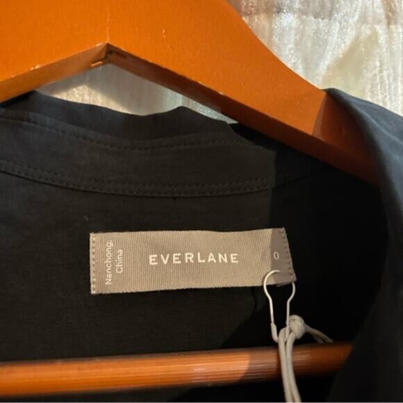 Everlane The Washable Silk Relaxed Shirt Button Down Black Blouse NWT Size 0 - Picture 6 of 9